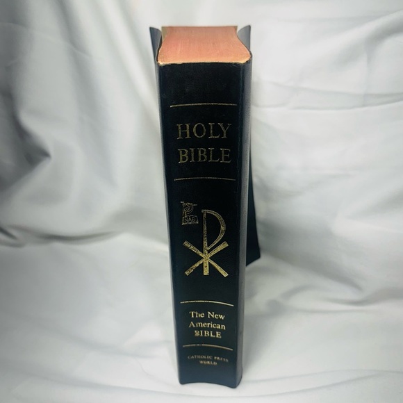 Vintage 1970 NAB First Edition New American Bible Catholic Press Red Edges Rare - Picture 2 of 6